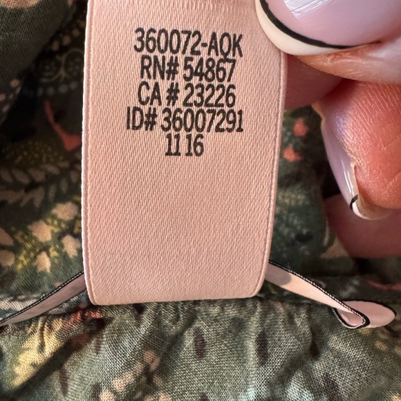 Victoria's Secret cold shoulder Green Floral Blouse size s/p/ch - Picture 8 of 8